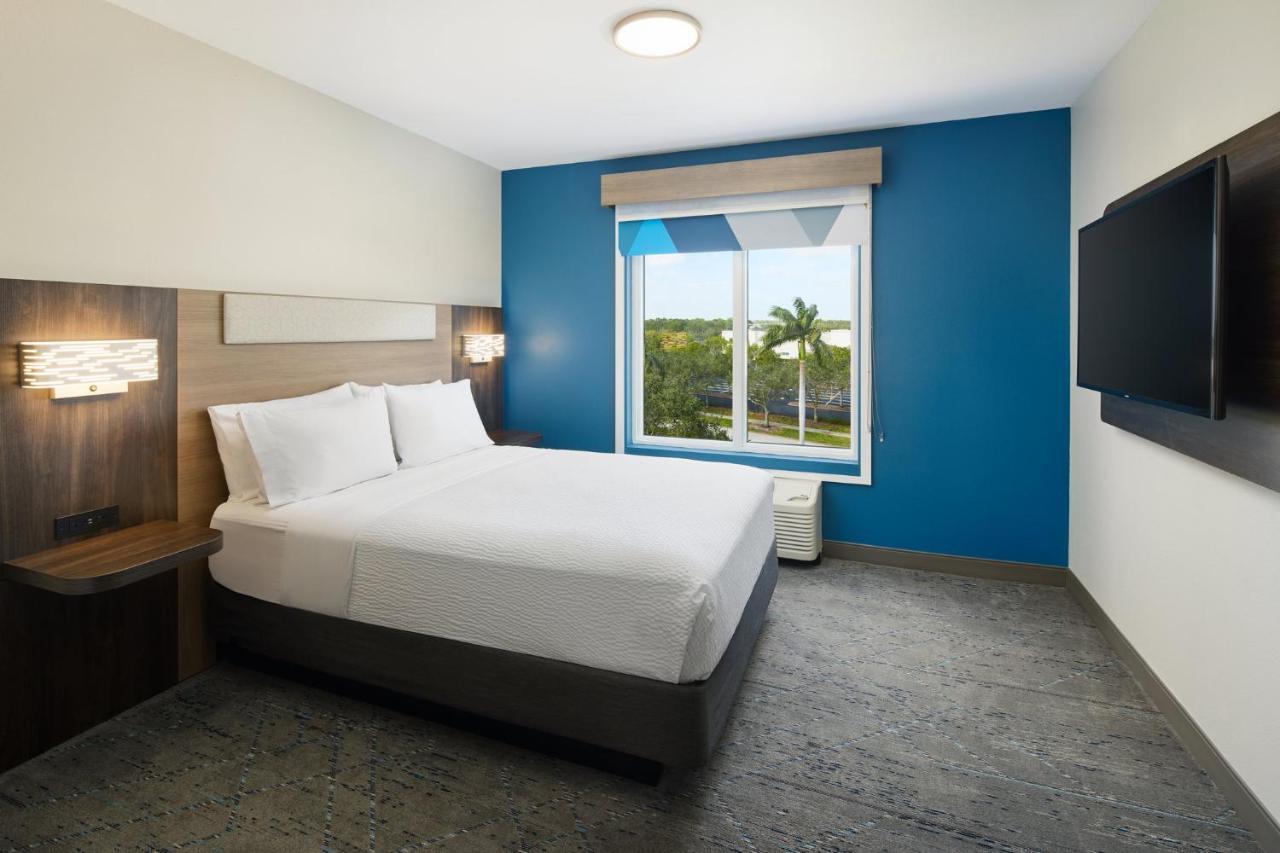 Holiday Inn Express Hotel & Suites Port St. Lucie West By Ihg Екстериор снимка