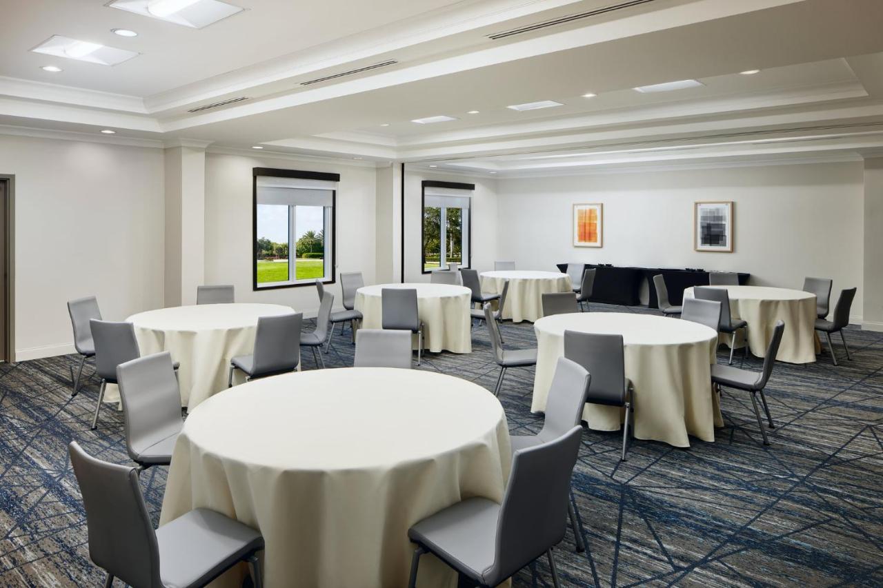 Holiday Inn Express Hotel & Suites Port St. Lucie West By Ihg Екстериор снимка